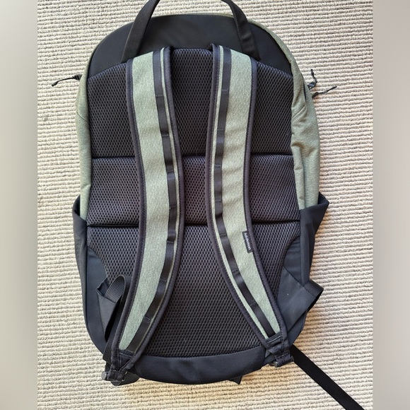 Lululemon 20L backpack - Picture 2 of 3